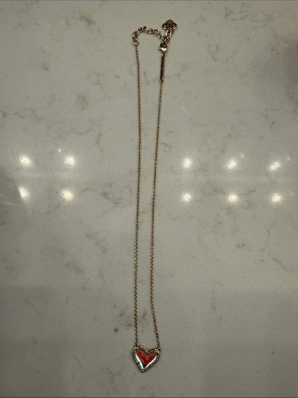 Kendra Scott Ari Heart Gold Pendant Necklace in Dichroic Glass